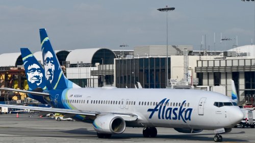 Alaska Airlines rachète Hawaiian Airlines pour 1,9 milliard de dollars