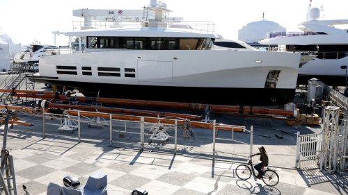 Un oligarque russe obtient la levée du gel de son yacht immobilisé à Antibes depuis mars