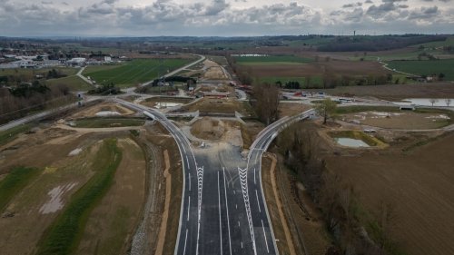 "J'ai perdu 80% de mes clients": à l'image du "grand fossé" d'Astérix, ce village est coupé en deux par le chantier interrompu de l'A69