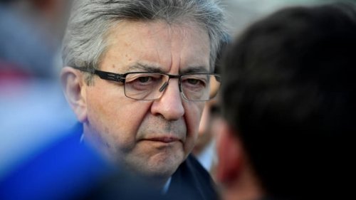Mélenchon félicite Darmanin pour la dissolution du groupe d'extrême droite Bordeaux Nationaliste