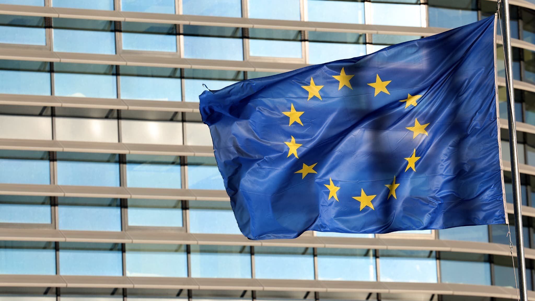Des oliveraies dans un aéroport militaire, des bananiers sur l’Olympe… Comment les fraudeurs grecs détournent des dizaines de millions d’aides européennes agricoles