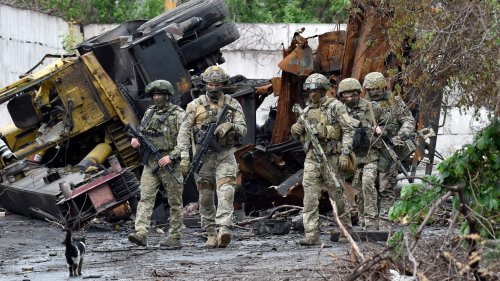 Guerre en Ukraine: Kiev affirme avoir reçu plus de 6500 appels de soldats russes voulant se rendre