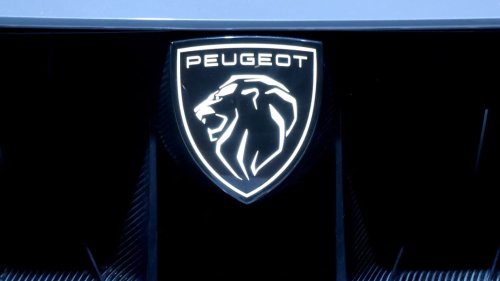 "Ce n'est plus d'actualité": la famille Peugeot ne veut plus investir dans Stellantis