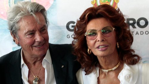 "Je prie pour toi": Alain Delon adresse un message à Sophia Loren après sa chute