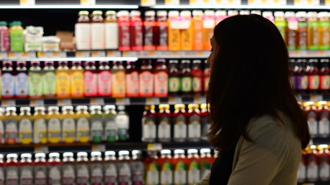 Les prix alimentaires augmentent moins vite que l’inflation, les distributeurs en profitent pour reconstituer leurs marges