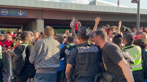 Liverpool-Real: des supporters forcent le filtrage du Stade de France, mouvements de foule