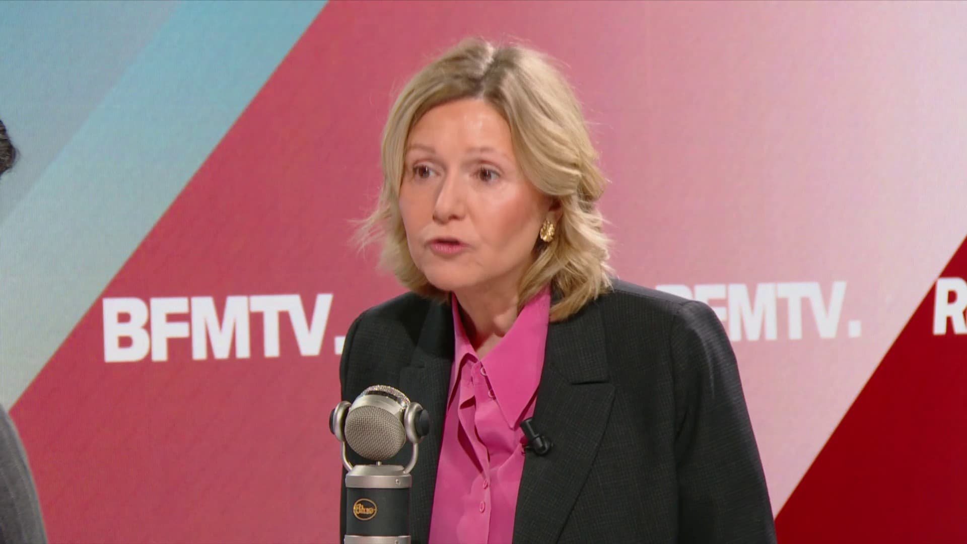 « On ne peut pas avoir peur des gens que l&rsquo;on représente »: Yaël Braun-Pivet réagit après avoir été chahutée par des agriculteurs