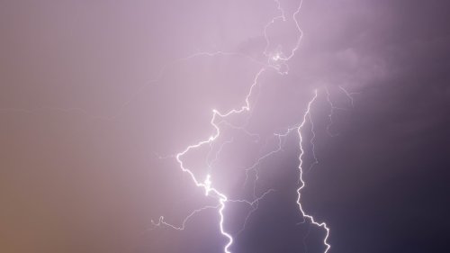 Le trafic aérien de Roissy-Charles de Gaulle perturbé en raison des orages, une vingtaine de vols détournés