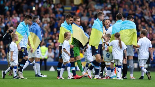 Everton: venu en aide à des réfugiés ukrainiens, un supporter a pu marquer un penalty en amical