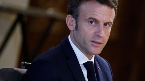 Macron demande au gouvernement "de se mobiliser" avant l'été pour accélérer la délivrance des titres d'identité