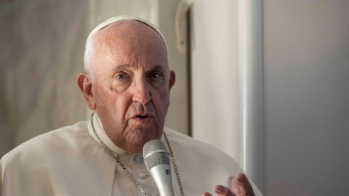 Le pape François revient sur ses propos sur l'homosexualité qualifiée de "péché"