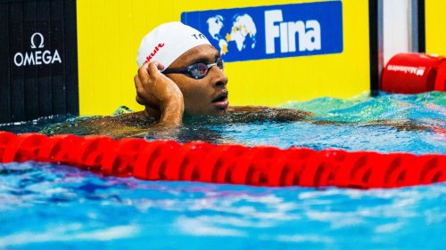 Natation: la terrible malchance de Ndoye Brouard, qui a cassé son cale-pieds au moment du départ