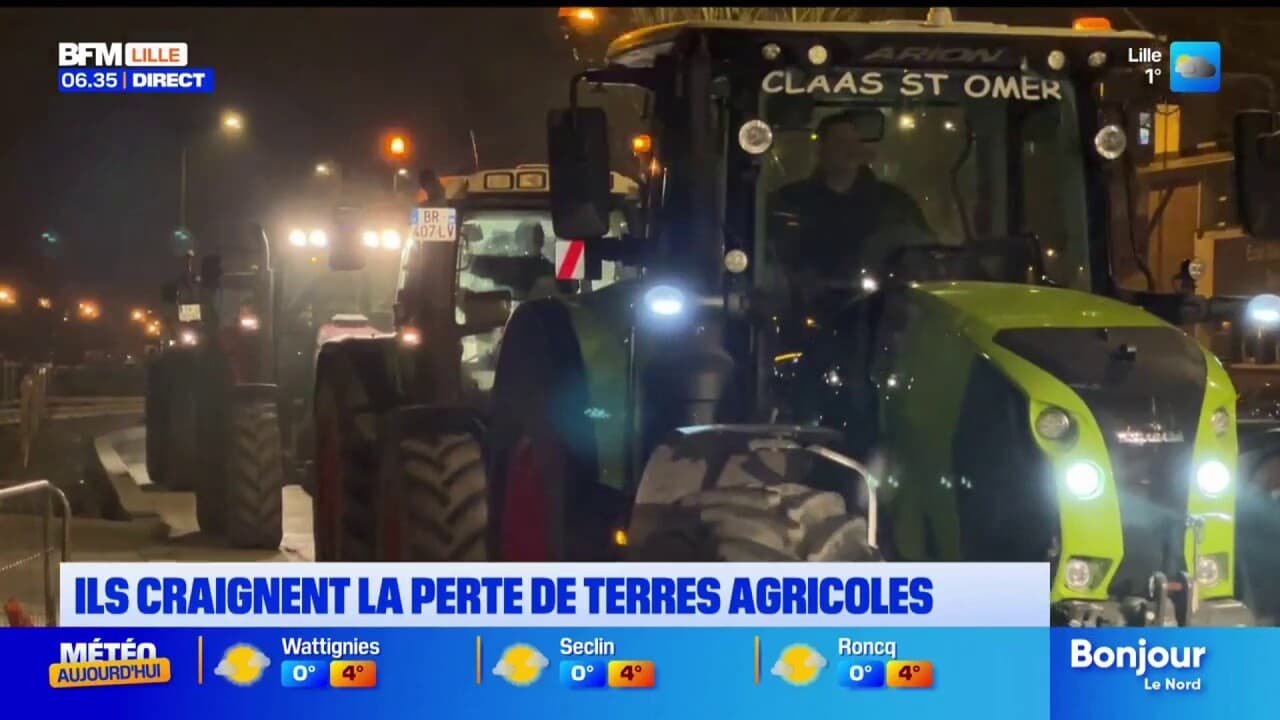 Dunkerque: une mobilisation des agriculteurs devant le siège de la communauté urbaine