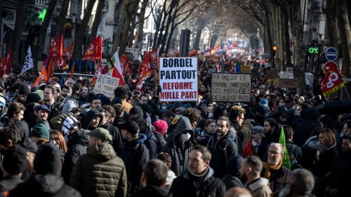 Grève du 7 février: presque 2 millions de manifestants en France selon la CGT, 757.000 selon l'Intérieur