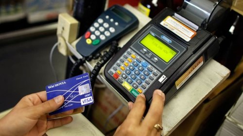 Paiements à l'étranger, comment éviter les frais astronomiques de sa banque?