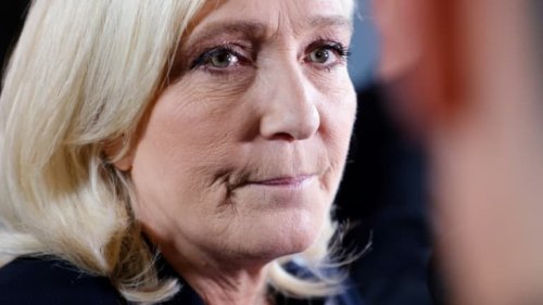 Incidents au Stade de France: Le Pen, Mélenchon, Zemmour... les politiques s'emparent du fiasco