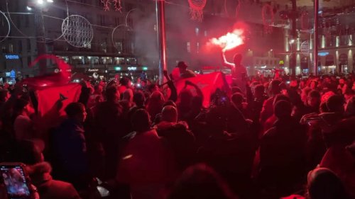 Coupe du monde 2022: scènes de liesse sur les Champs-Elysées et dans plusieurs villes après la qualification du Maroc