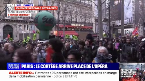Paris: le cortège arrive progressivement place de l'Opéra