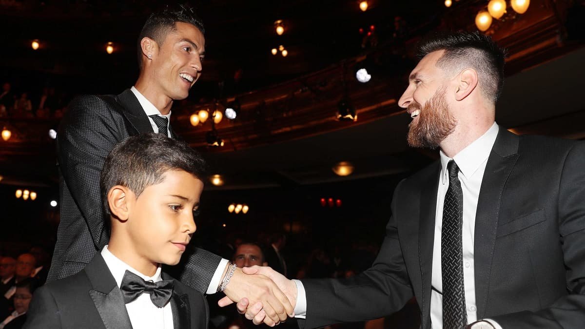 Lionel Messi et Cristiano Ronaldo posent ensemble dans une publicité pour  Louis Vuitton - La Libre