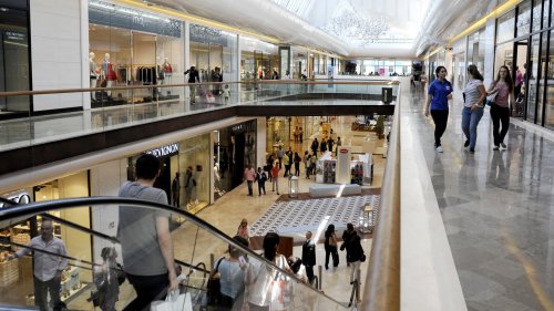 Marseille: une adolescente gravement blessée après une chute de trois mètres aux Terrasses du Port