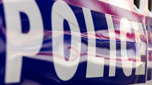 Aubagne: arrêté pour alcoolémie après un accident, un automobiliste met un coup de tête au policier