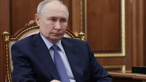 Ukraine: Moscou dit envisager une rencontre entre Poutine et Zelensky, à condition de trouver des "accords" au préalable