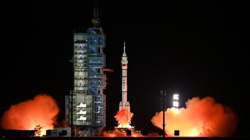 La Chine envoie trois astronautes vers sa station spatiale Tiangong