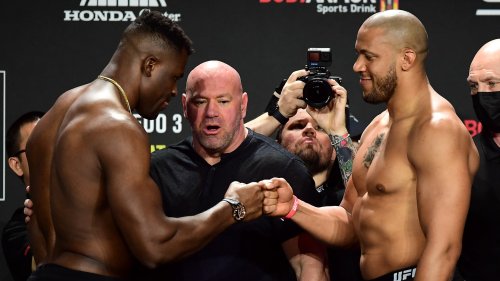 UFC: l'échange plein de respect entre Cyril Gane et Francis Ngannou lors de la pesée publique
