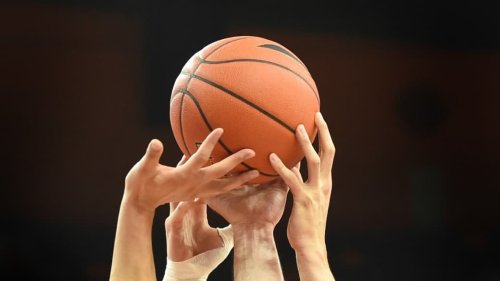 Nord: un enfant sourd empêché de jouer au basket en compétition, ses parents dénoncent une discrimination