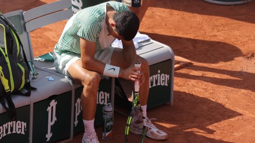 Roland-Garros: du rêve au cauchemar, le moment où Alcaraz a tout perdu dans sa demi-finale face à Djokovic