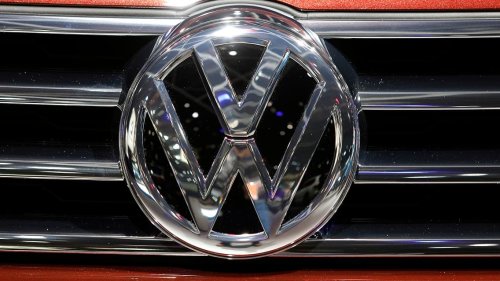 "La demande pourrait chuter de 29%": Les constructeurs européens comme Volkswagen, BMW ou Stellantis sont sous le choc des droits de douane