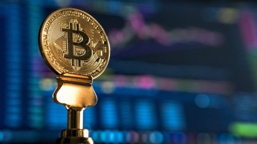 Le bitcoin se rapproche de son record historique à 69.000 dollars