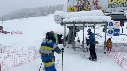 "On n'est pas habitué à autant de neige": près d'un mètre de neige est tombé à Montgenèvre