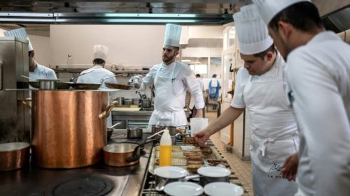 "On a besoin de recruter maintenant": les professionnels du tourisme s'impatientent face aux lenteurs gouvernementales