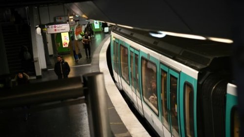 "À deux coups de pied près, j'étais mort": violemment agressé dans le métro parisien, il témoigne