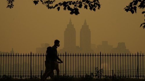 "L'air est vraiment irrespirable": une touriste française témoigne de la pollution à New York