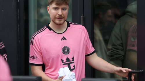 "Arrêtez de harceler mes fans": le conflit entre le youtubeur MrBeast et le géant du chocolat Hershey's s'intensifie