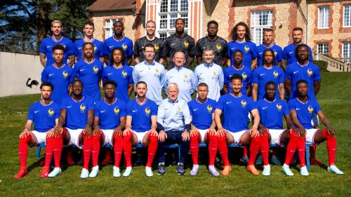 Equipe de France: la place symbolique de Rabiot sur la photo de classe des Bleus