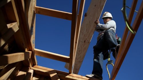 Si une maison est endommagée pendant la construction, les entrepreneurs doivent la réparer