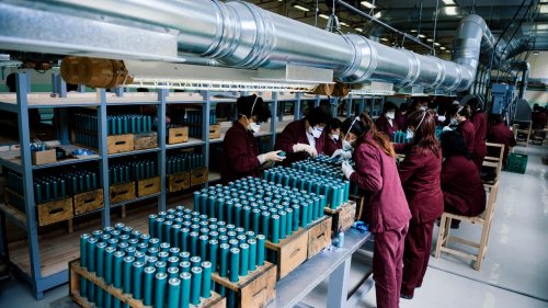 Armement: les usines bulgares tournent à plein régime pour fournir discrètement des munitions à l'Ukraine