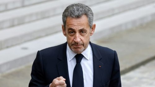 Réforme des retraites: Sarkozy appelle la droite à "tenir compte des combats qui ont été les siens"
