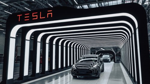 Tesla: les livraisons chutent avec la fermeture de l'usine chinoise