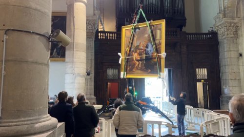 Givors: après huit mois de restauration, un tableau retrouve sa place dans l'église Saint-Nicolas