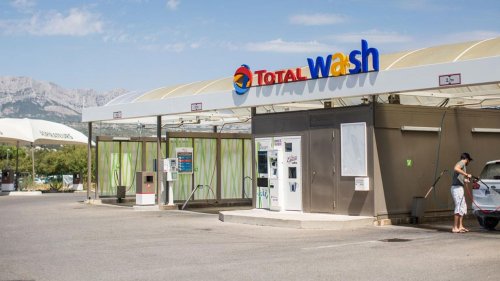 TOUT COMPRENDRE - Stations de lavage auto: sont-elles concernées par les restrictions d'eau?
