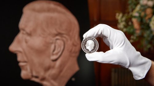 Les images des premières pièces de monnaie à l'effigie du roi Charles III dévoilées