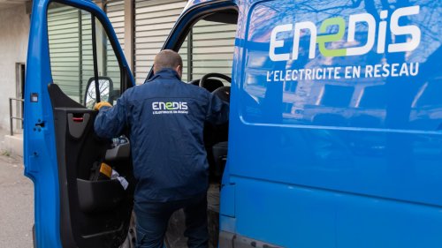 Tempête Louis: 2.000 foyers encore privés d'électricité en Normandie, reprise "progressive" du trafic des trains