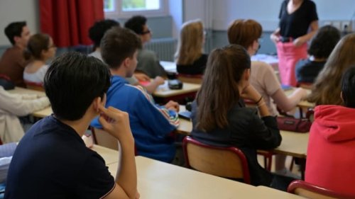 Recrutement dès bac+3, formation rémunérée... Le décret réformant les concours d'enseignants officiellement publié au JO