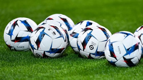 Premier League: un footballeur arrêté pour des viols présumés a été libéré sous caution