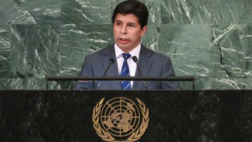 Pérou: placé en détention provisoire, l'ex-président Pedro Castillo demande l'asile au Mexique