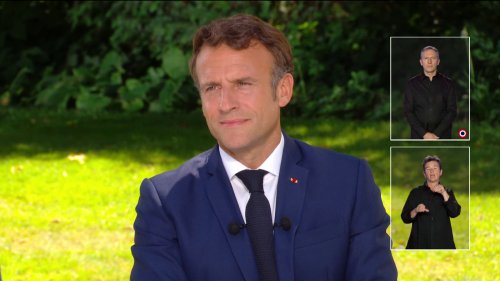 Macron en jet-ski: "Ça résume la politique française en matière d'écologie", tacle Sandrine Rousseau